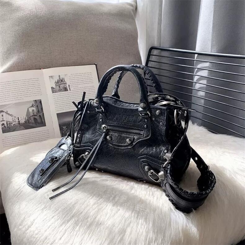 Ženska kožna torbica s ukrasima u stilu motocikla, retro, velika zapremina, preko ramena ili crossbody