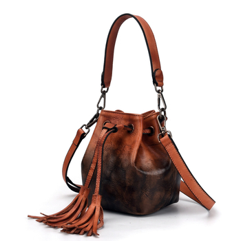 Ženska torba od prave kože, multifunkcionalna mini crossbody bucket torba s resicama, ručno obojena