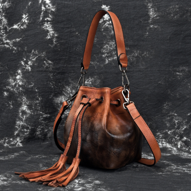 Ženska torba od prave kože, multifunkcionalna mini crossbody bucket torba s resicama, ručno obojena