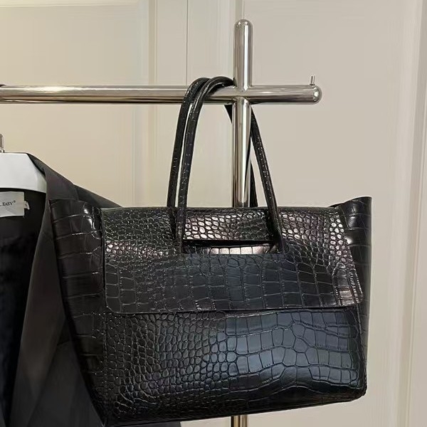 Ženska torbica velike kapacitete, minimalistički dizajn, torba preko ramena i tote torba