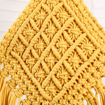 Boho crochet crossbody torba s drvenim prstenom i pamukovim koncem, ručno pletena
