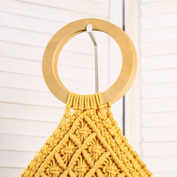 Boho crochet crossbody torba s drvenim prstenom i pamukovim koncem, ručno pletena