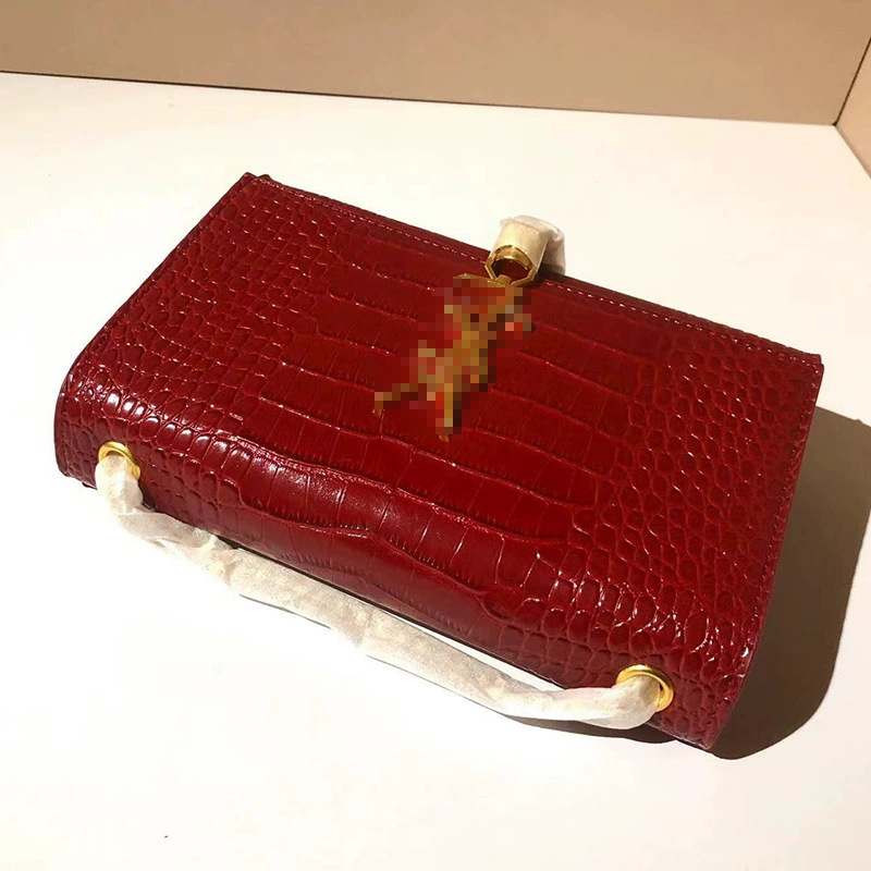 Ženska torbica od prave kože s resicama, stil kuverte, lančani remen, za nošenje preko ramena ili crossbody, srednja veličina, vertikalni kvadratni oblik