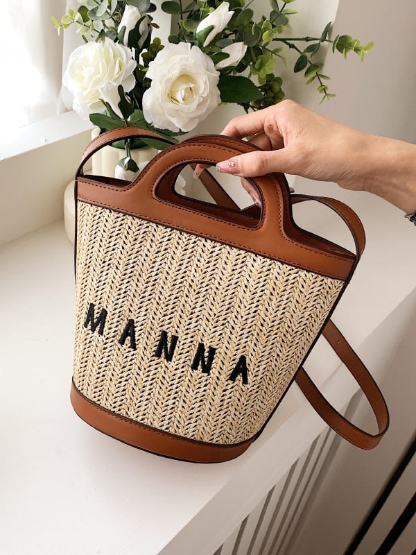 Ženska ljetna torbica od slamnaste pletenine, mala ovalna forma, preko ramena ili crossbody, gradski jednostavan stil