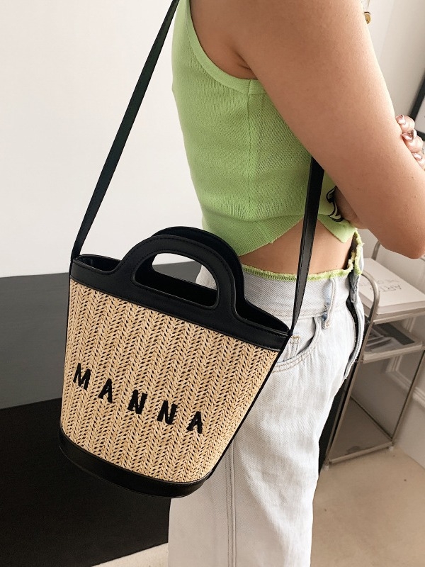 Ženska ljetna torbica od slamnaste pletenine, mala ovalna forma, preko ramena ili crossbody, gradski jednostavan stil