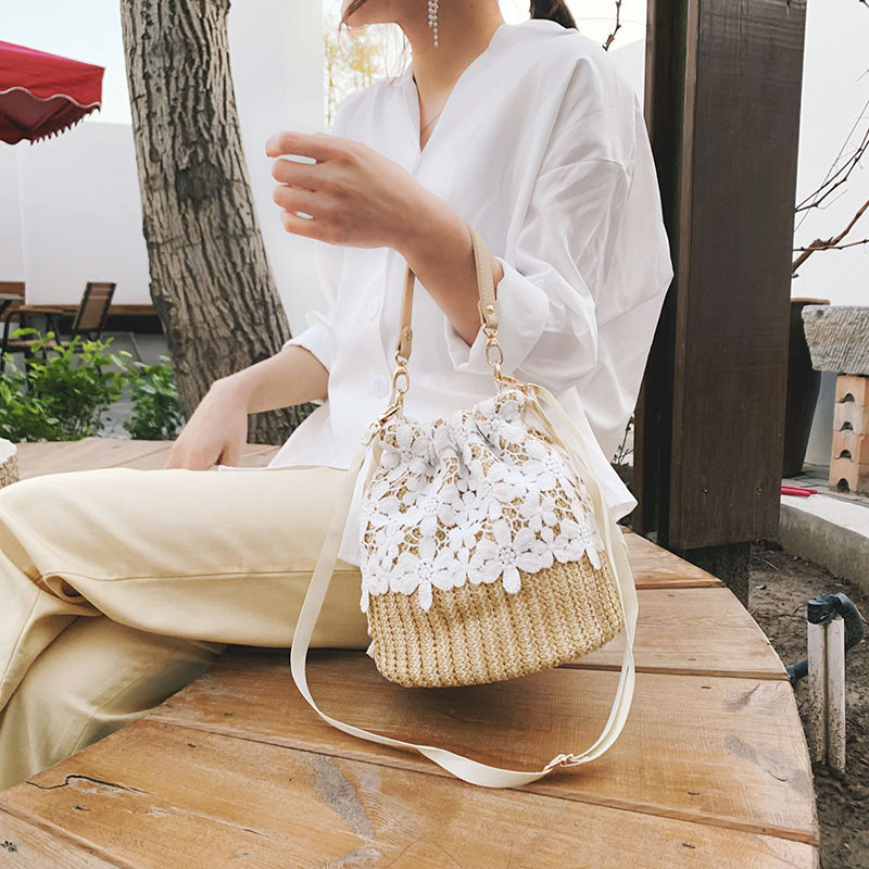 Ženska mala slamena torba s čipkastim pletenjem, bucket bag, preko ramena, korejskog stila