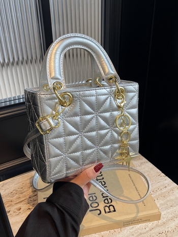 Elegantna svestrana zenska torba, 2024 novi model, crossbody i torba u ruci, gradski svakodnevni stil