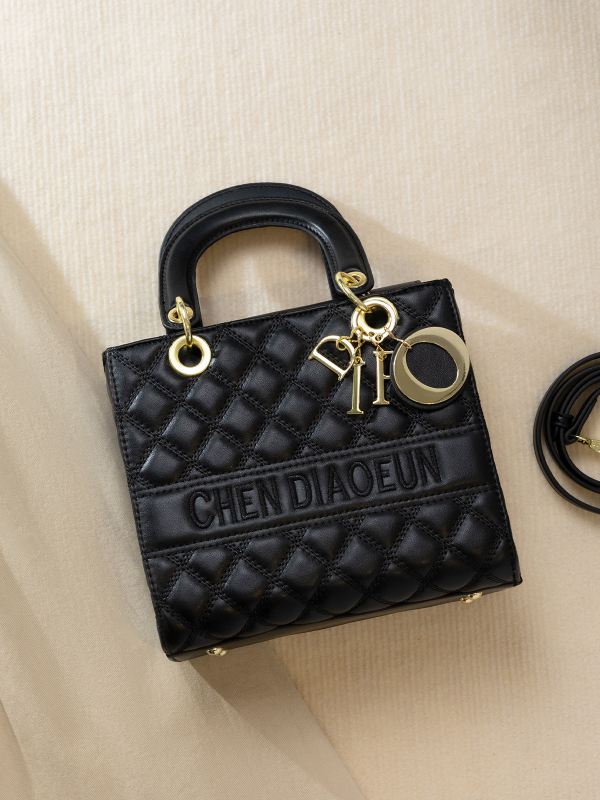 Diana torba, kapitone PU, ramena i crossbody, srednje veličine, luksuzna