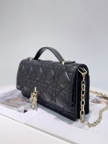 Ljetna luksuzna torbica D Family s dijamantnim prešivanjem i lancanim remenom, za ramenu ili crossbody, stil Princeze Diane, mala veličina
