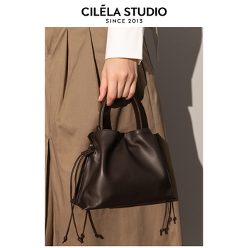 Ženska torbica od prve klase ovčje kože, plisirana u obliku oblaka dumpling, srednje veličine, crossbody