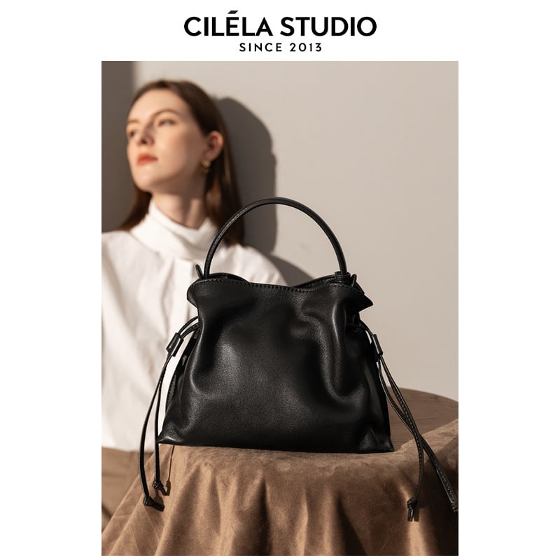Ženska torbica od prve klase ovčje kože, plisirana u obliku oblaka dumpling, srednje veličine, crossbody