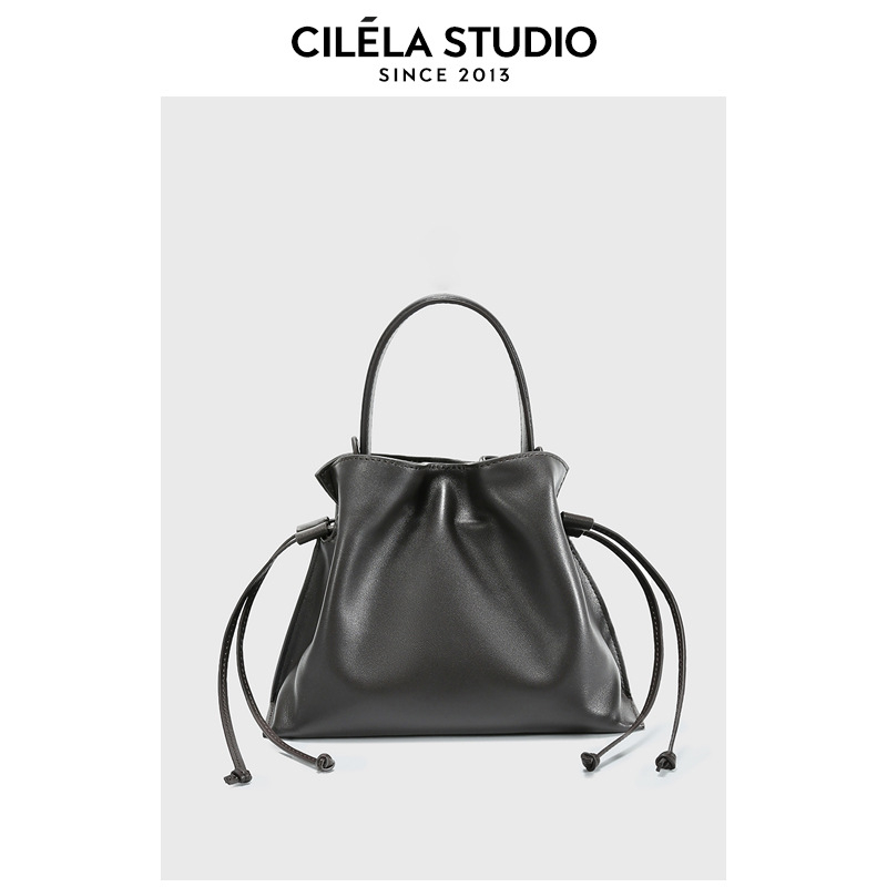 Ženska torbica od prve klase ovčje kože, plisirana u obliku oblaka dumpling, srednje veličine, crossbody