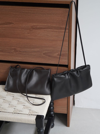 Torba od ovčje kože s teksturom oblaka, vezicom i plisiranim detaljima, ramenska ili crossbody torba, prava koža, velika zapremina, ženska dnevna torba