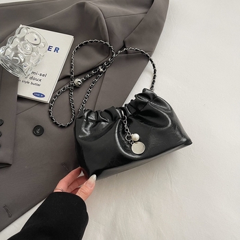 Ljetna luksuzna ženska crossbody torba s lancem, model 2024, srebrna bucket torba sa vezicom, dizajn oblaka