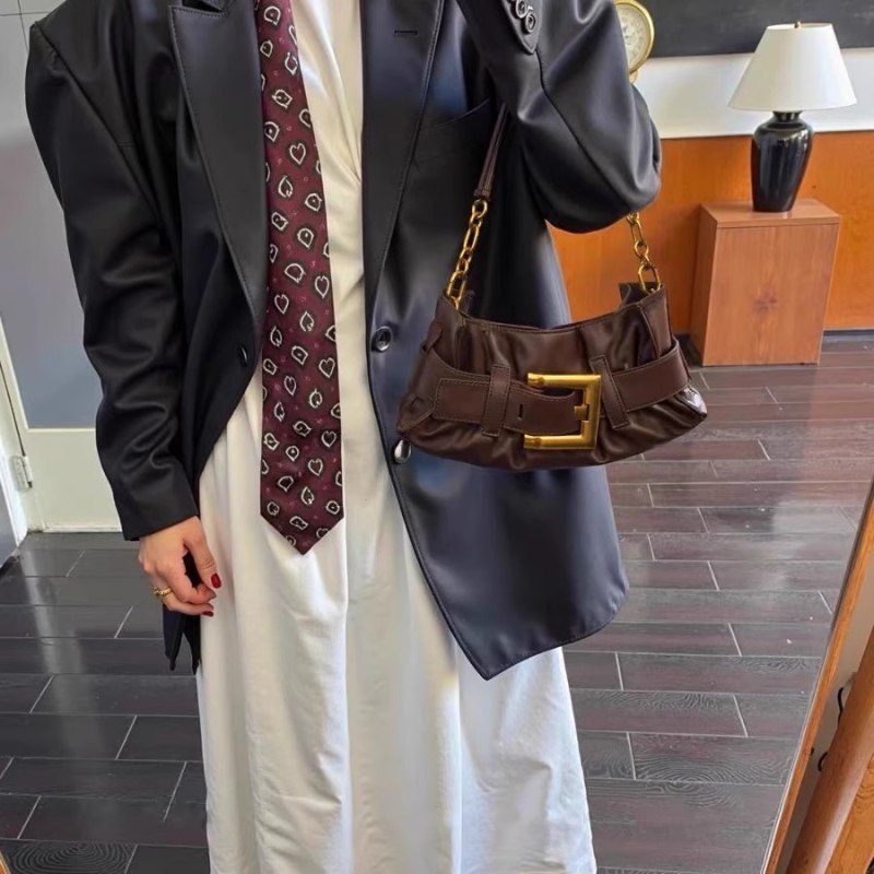 Ženska torba s oblikom oblaka, boutique dizajn, crossbody s dvostrukim remenom, jesen 2025, teksturna kontrastna tekstura, retro street stil, srednja veličina