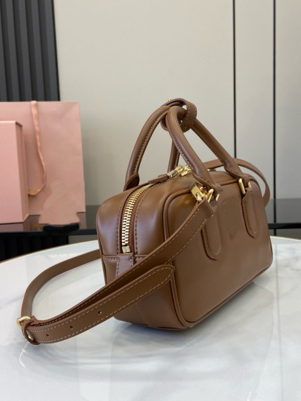 Independent Miu Miaojia retro bowling torba, mala kožna crossbody torba