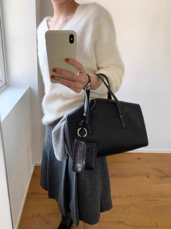 Nova proljetno-ljetna nišna minimalistička Boston torba s velikim kapacitetom za svakodnevnu upotrebu — na ramenu ili crossbody