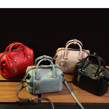Ženska kožna torbica Boston, mala veličina, za rame ili crossbody, oblik jastuka, unutarnji džepovi sa zatvaračem na zip