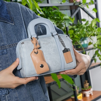 Ženska torba Boston, plave boje denim, novi model 2024, visoke kvalitete torba u obliku jastuka, ručno nošenje