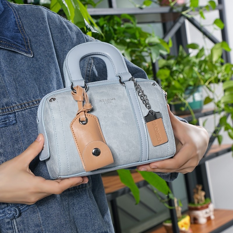 Ženska torba Boston, plave boje denim, novi model 2024, visoke kvalitete torba u obliku jastuka, ručno nošenje
