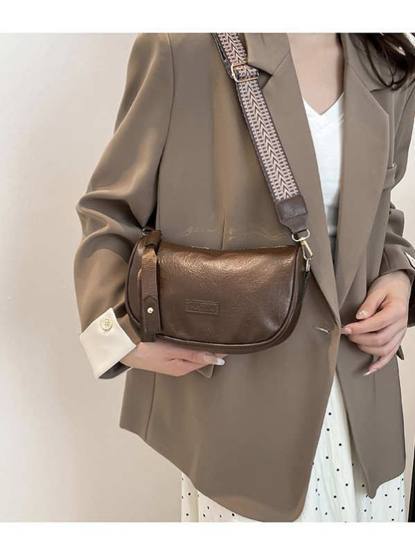 Boston torba za jesen-zimu 2025, retro stil, crossbody torba sa širokom remenu, mala ženska torba u obliku jastuka
