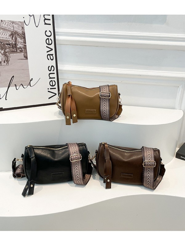 Boston torba za jesen-zimu 2025, retro stil, crossbody torba sa širokom remenu, mala ženska torba u obliku jastuka