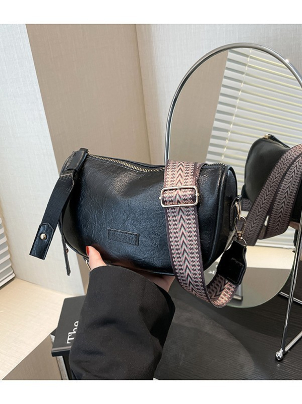 Boston torba za jesen-zimu 2025, retro stil, crossbody torba sa širokom remenu, mala ženska torba u obliku jastuka
