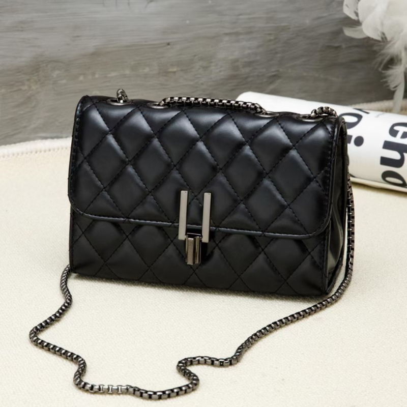 Torba u stilu Chanel, dijamantno šivanje, s lancem, mala crossbody torba za žene, 2023 model