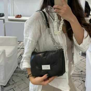 Mekana PU kožna torba s dvostrukim lancem, srednje veličine, za nošenje preko ramena ili kao crossbody