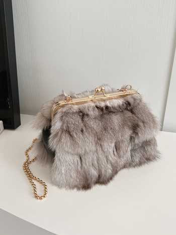 Ženska zimska torbica od pliša s akcentom lisje dlake, crossbody torba s magnetskim zatvaranjem, stil oblaka