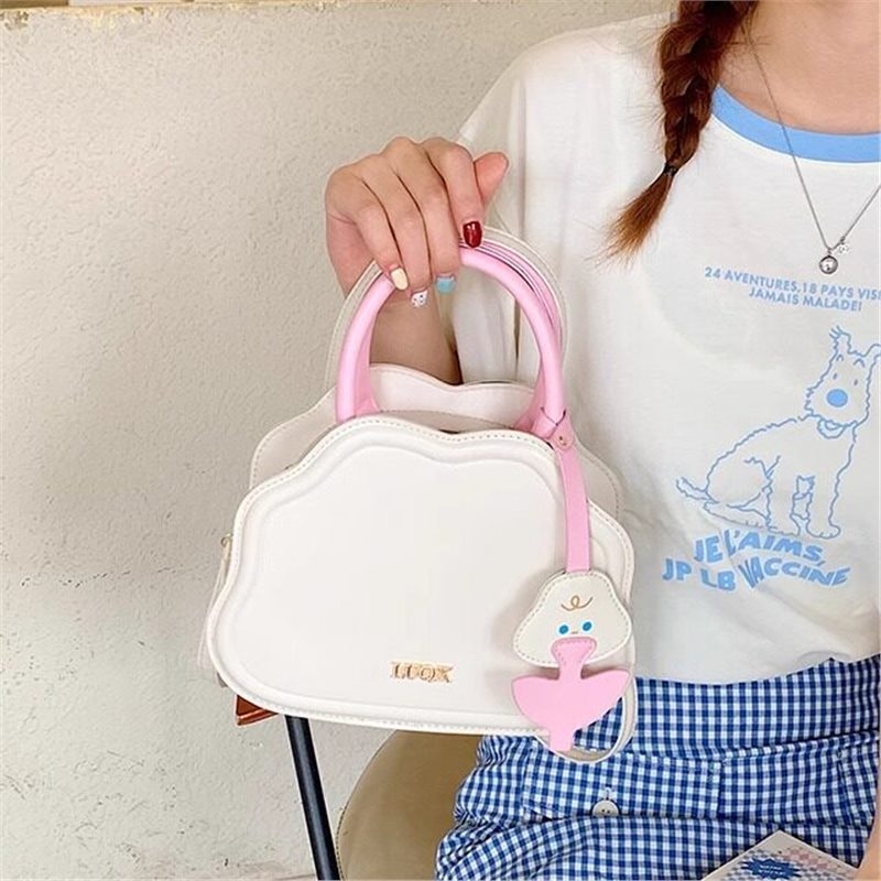 Mini ženska crossbody torba od poliester materijala, zapadni stil, ovalni oblik, zatvaranje kapom, unutarnji džep sa zipom, jedna naramenica, proljeće 2025