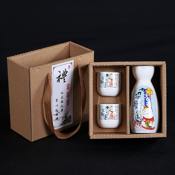 Set japonez de încălzire a sake-ului – recipient ceramic, încălzitor, pahare de sake și pisică norocoasă