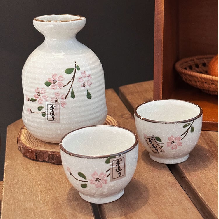 Set de sake în stil japonez, cu o oală și două pahare, recipient ceramic cu flori de cireș, pictat manual, într-o cutie cadou