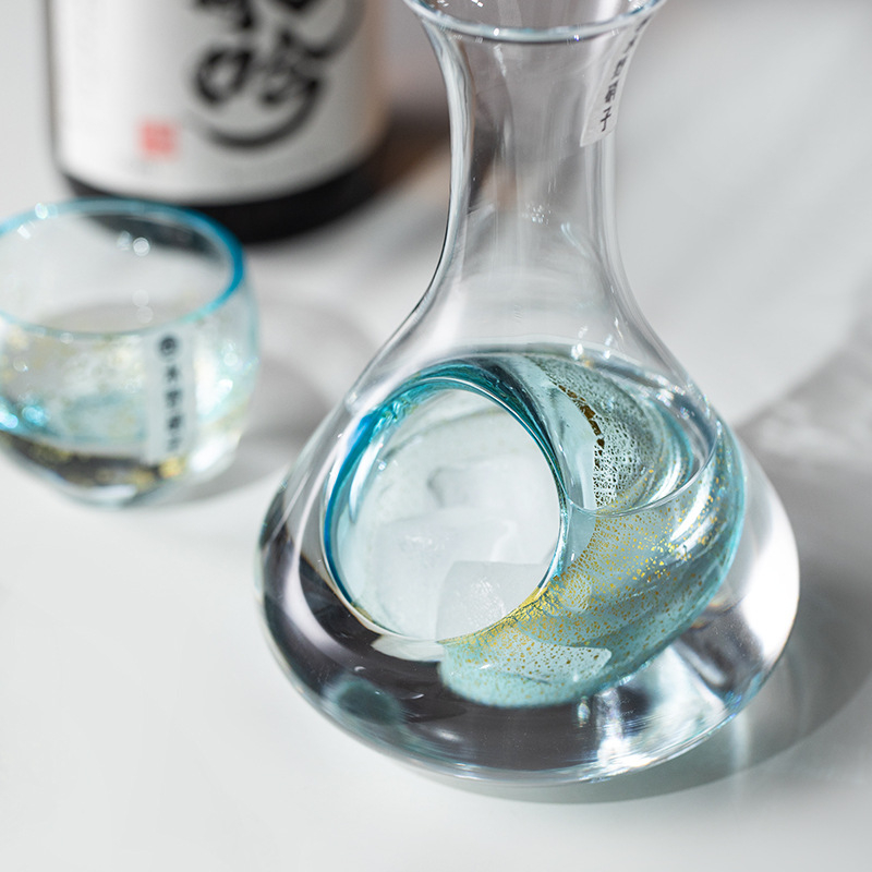 Set de vin din sticlă pentru vin rece cu decantor și pahare, într-o cutie cadou din lemn