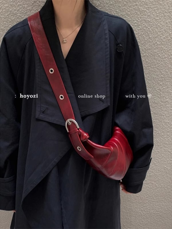Vintage smeđa torbica u obliku roga za žene, crossbody torba preko ramena, dumpling bag, proljeće 2025