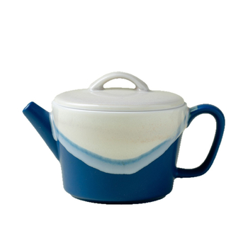 Ceainic ceramic în stil chinezesc de înaltă calitate pentru uz casnic, cu motiv munți-râuri în glazură albastru-alb, inspirat de Jian ware.