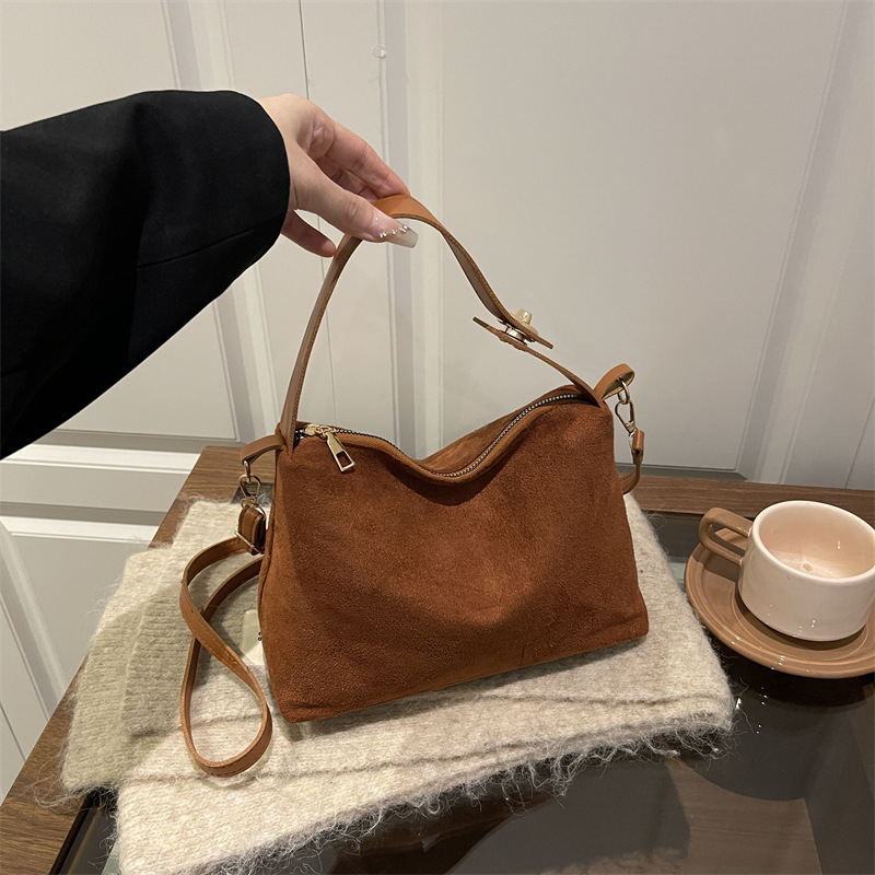 Retro mat torbica za žene, pod pazuh crossbody torba od velura
