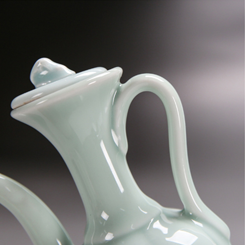 Ceainic ceramic inspirat de Dinastia Song pentru ceremonia ceaiului