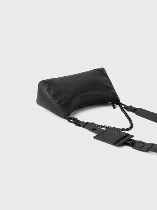 Ženska torba u stilu motocikla s lancem, crossbody, oblik polumjeseca