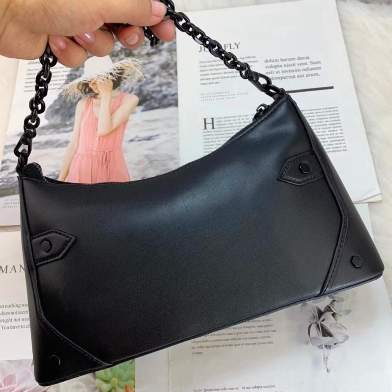 Ženska torba u stilu motocikla s lancem, crossbody, oblik polumjeseca