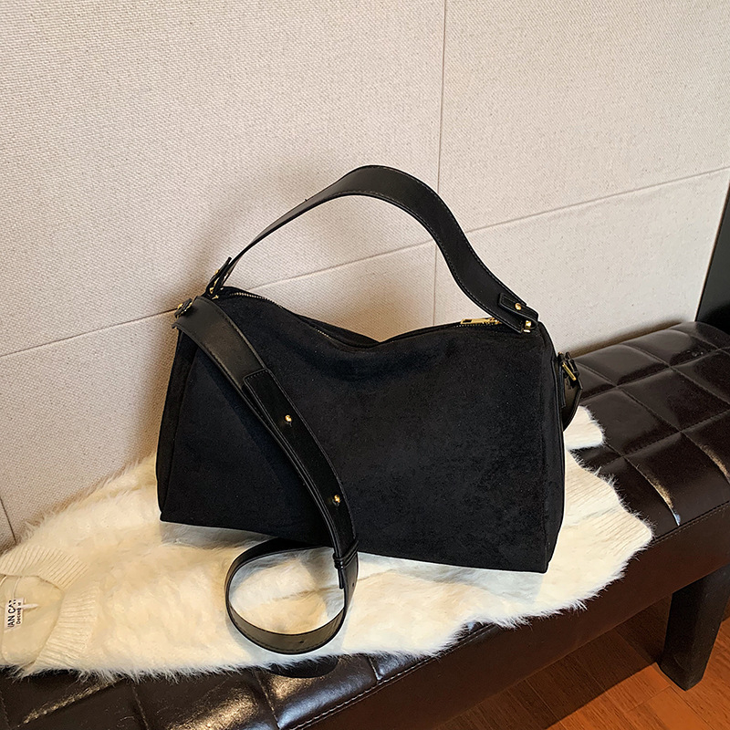 Retro velurova ženska torbica, visokokvalitetan dojam, jesensko-zimska sezona, velika kapaciteta, za rame i crossbody