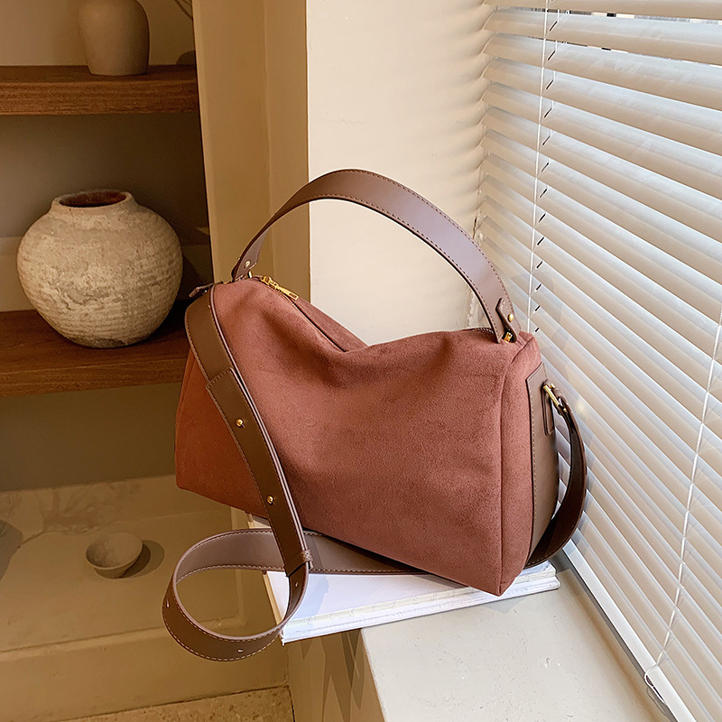 Retro velurova ženska torbica, visokokvalitetan dojam, jesensko-zimska sezona, velika kapaciteta, za rame i crossbody