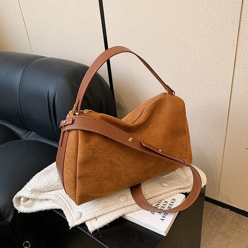 Retro velurova ženska torbica, visokokvalitetan dojam, jesensko-zimska sezona, velika kapaciteta, za rame i crossbody