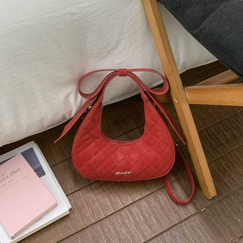 2026 nova Crescent torba s dijamantnim šivanjem i bisernom mašnicom, ženska crossbody torba s kaišem, luksuzna i svestrana