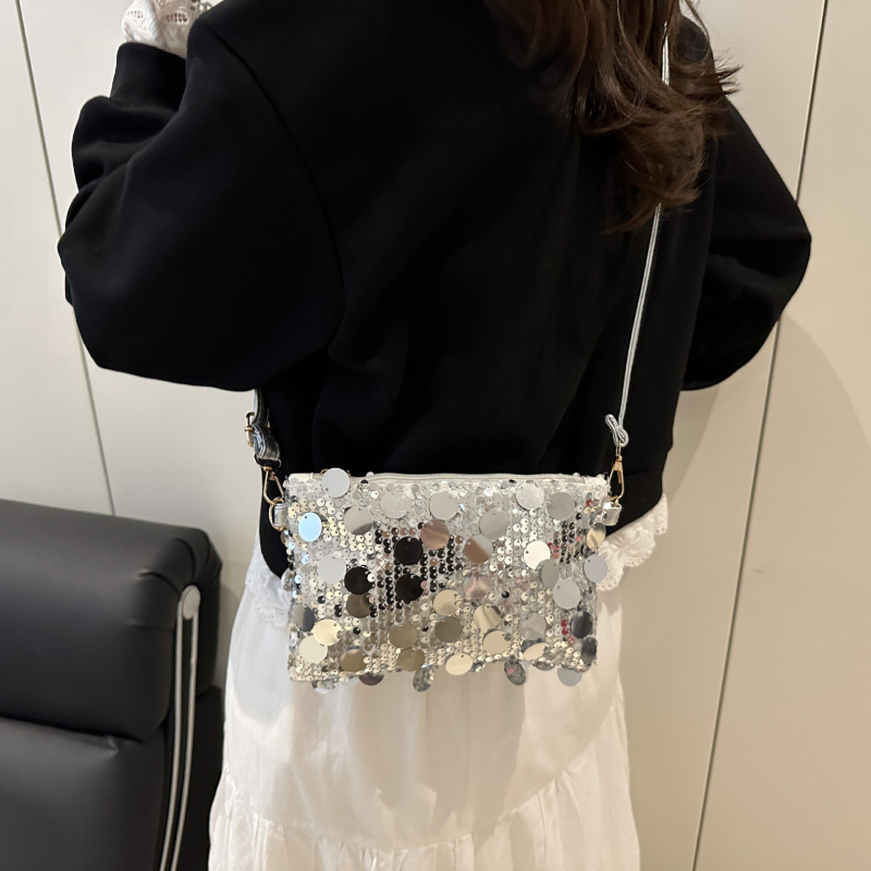 Ženska torbica sa šljokicama u obliku polumjeseca, personalizirana, 2026 ljetni trend, elegantna i s velikim kapacitetom, torba na lančani remen, kompaktna kvadratna torbica