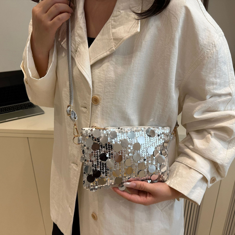 Ženska torbica sa šljokicama u obliku polumjeseca, personalizirana, 2026 ljetni trend, elegantna i s velikim kapacitetom, torba na lančani remen, kompaktna kvadratna torbica