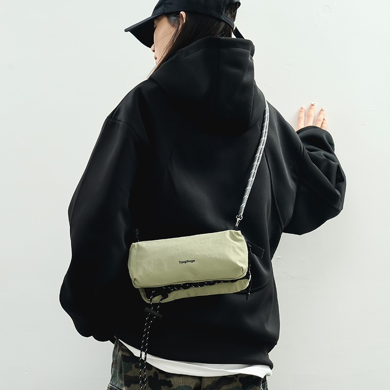 Ženska crossbody torbica od najlona, mala kvadratna torba u japanskom street stilu, 2025