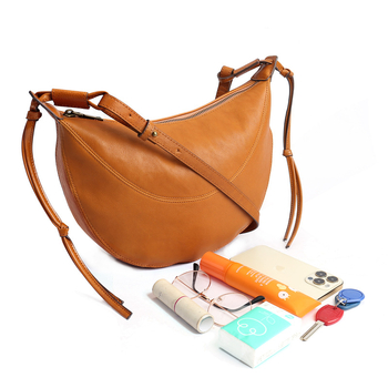 Ženska torbica od biljno cijeđene kože, model 2025, prava koža, crossbody torba, minimalistički dizajn, oblik polumjeseca, dumpling stil