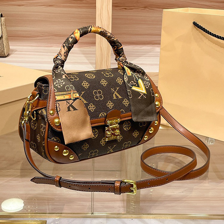 Ženska crossbody torba, gradsko-retro stil, kompaktni kvadratni oblik, srednja veličina, model 2025