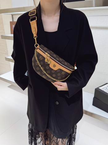 Mala PVC torbica u obliku polumjeseca s retro otiskom, crossbody/na rame torba za svakodnevnu upotrebu, jesen 2025